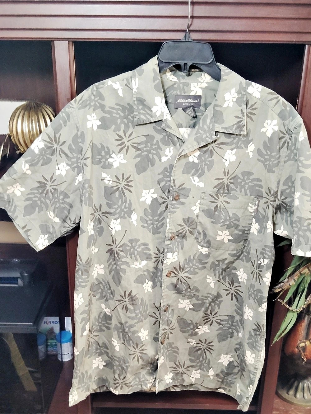 Eddie Bauer Short Sleeve Button-Up Shirt Floral Short Sleeve Shirt in Green